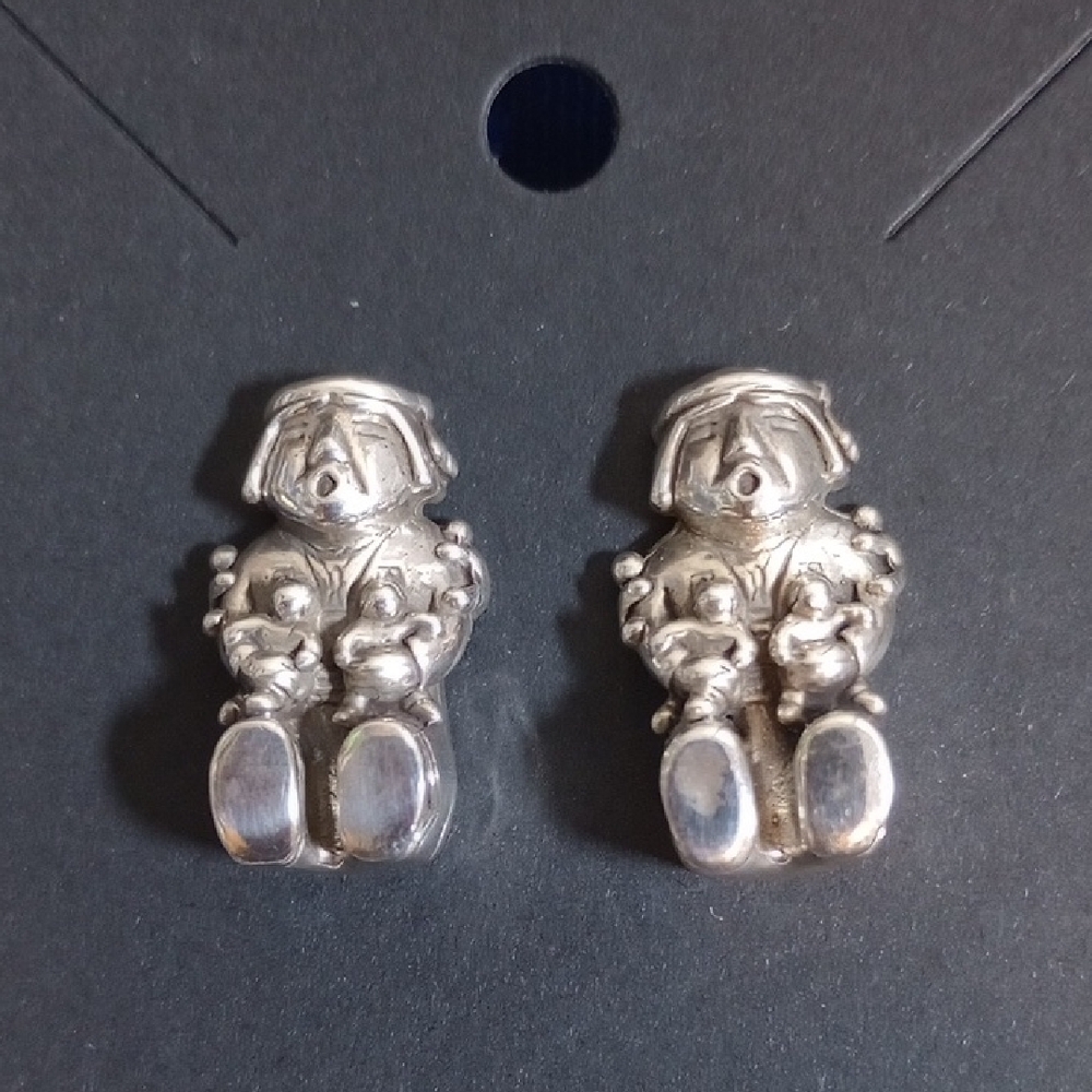 Storyteller Vintage Native American Sterling Silver  Stud Earrings - Picture 2 of 14